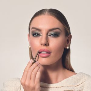 © REVIDERM skincare-inspired make-up - Relaunch in pflegender Technicolor-Maquillage