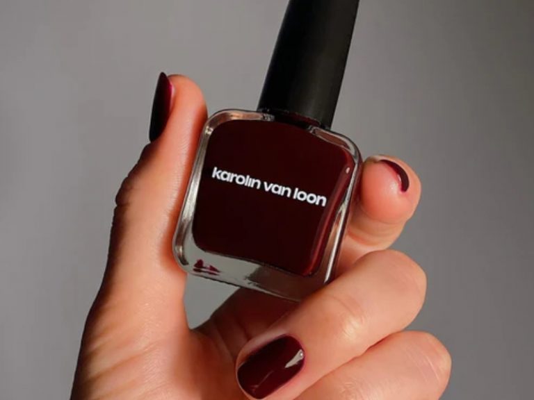 © KAROLIN VAN LOON Beauty Nail Polish