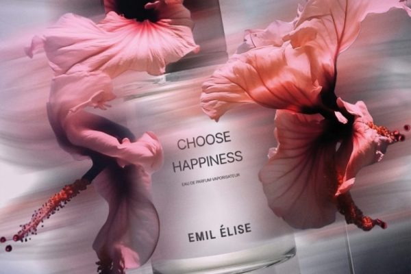 © EMIL ÉLISE - provokanter Duft-Act mit künstlerischem Galerieansatz