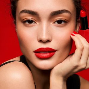 © Hung Vanngo Beauty - avantgardistischer Ausdruck von Farbe, Komposition und Kreativität