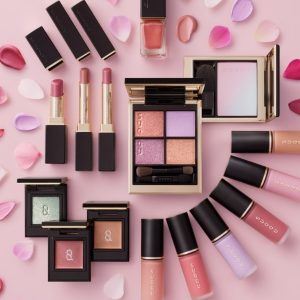 © SUQQU - japanisches Farblehrenverständnis für modulare Make-up-Entfaltung