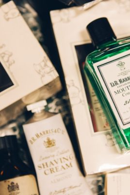 © D.R. HARRIS - Londons berühmte Traditionsapotheke im Dienst kultivierter Männlichkeit
